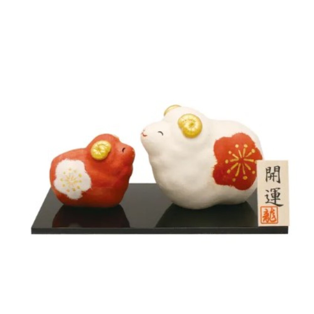 日本直送|預購|日本製龍虎堂2027年羊年開運和紙擺飾(紅白親子)-圖片-1