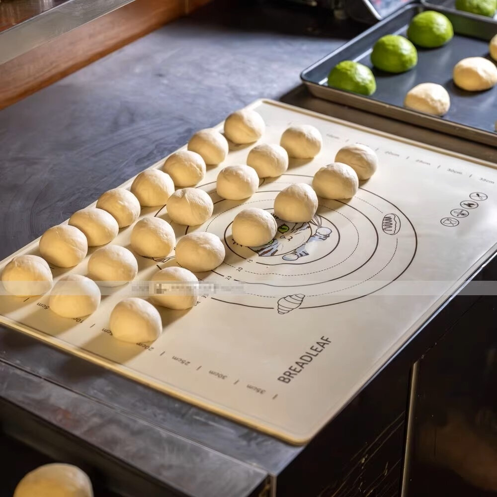 BREADLEAF 加大 50×70cm 加厚 鉑金矽膠 揉麵墊 烘焙操作墊 乳白色 貓咪圖案 巧緻 ,貓咪揉麵墊-圖片-6