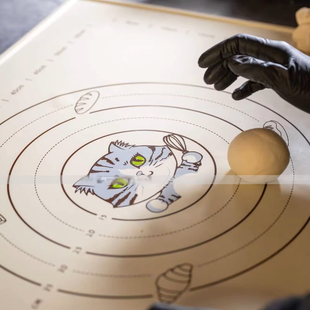 BREADLEAF 加大 50×70cm 加厚 鉑金矽膠 揉麵墊 烘焙操作墊 乳白色 貓咪圖案 巧緻 ,貓咪揉麵墊-圖片-7