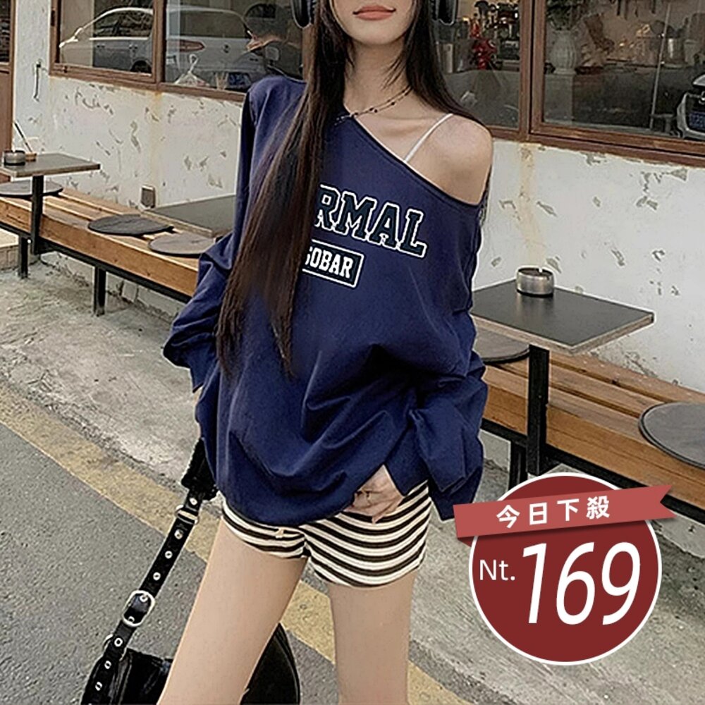 56353383243-【台灣發貨】韓版美式復古字母斜肩長袖上衣 長袖上衣 長袖T恤 衣服 女裝 上衣【W674】