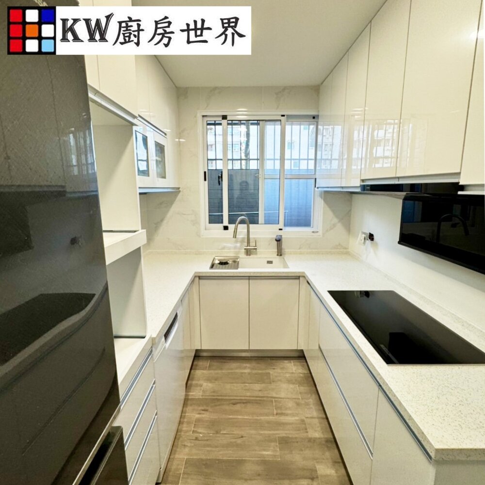 250812231751-高雄 簡約系 系統廚具 近吸排油煙機  客製化 廚櫃 BOSCH感應爐  流理台 【KW廚房世界】