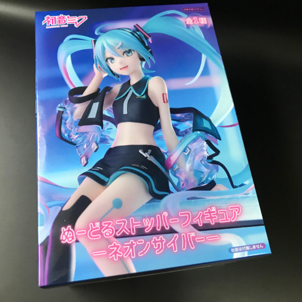 4582782365530-現貨 景品 初音未來 Neon Cyber 全新 正版 FURYU 泡麵蓋 坐姿 初音 公仔