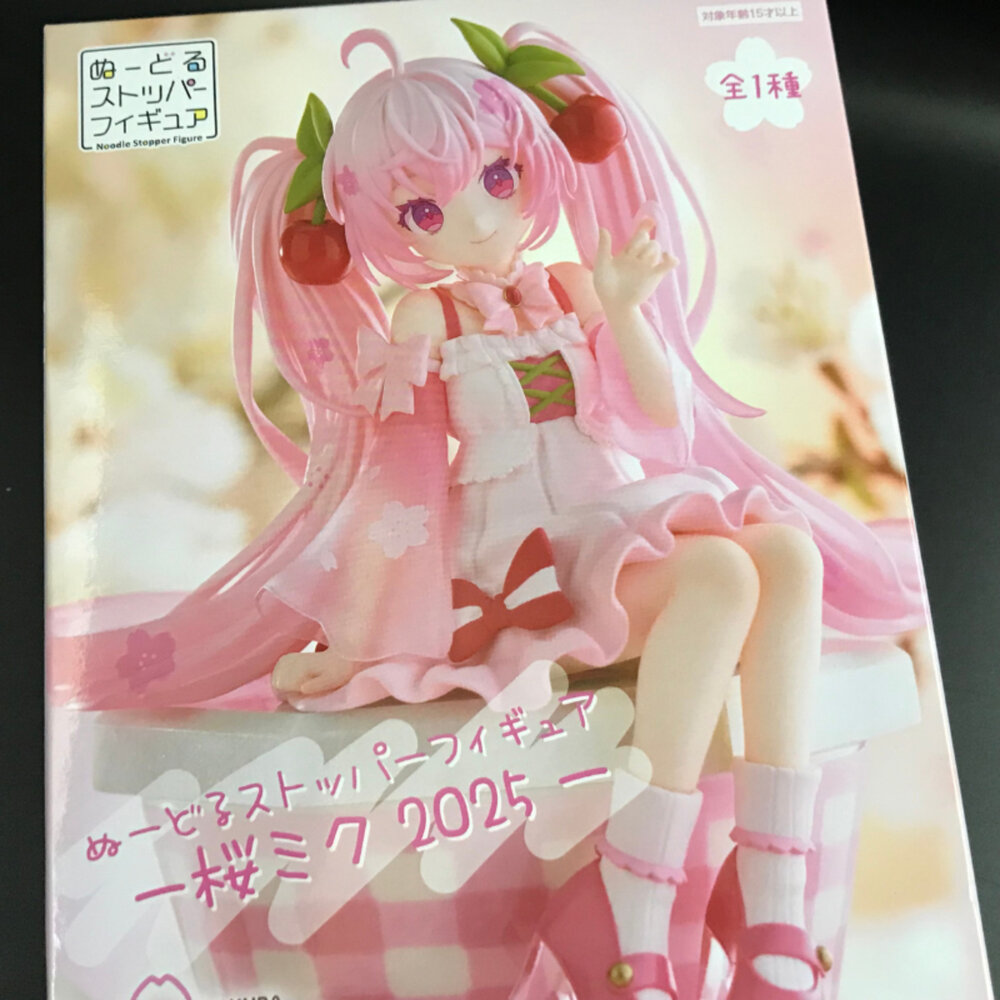 4582782366773-現貨 初音未來 2025 櫻花初音 全新 正版 FURYU 泡麵蓋 坐姿 初音 公仔