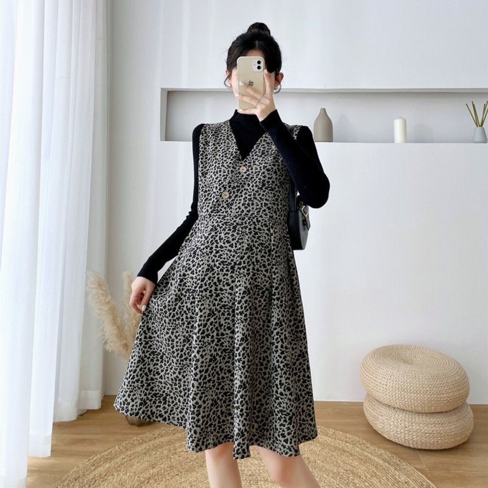 【D2188】 秋冬 韓系 實拍 V領 洋裝 鈕扣 純色 豹紋 質感 斜紋 磨毛 背心裙 背心洋裝 連衣裙 不含上衣-圖片-10