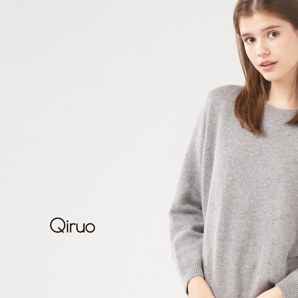 22892006A20-【Qiruo 奇若名品】專櫃灰色小羊毛上衣 精品時尚保暖(舒適圓領圓球造型-共三色-2006A-20)
