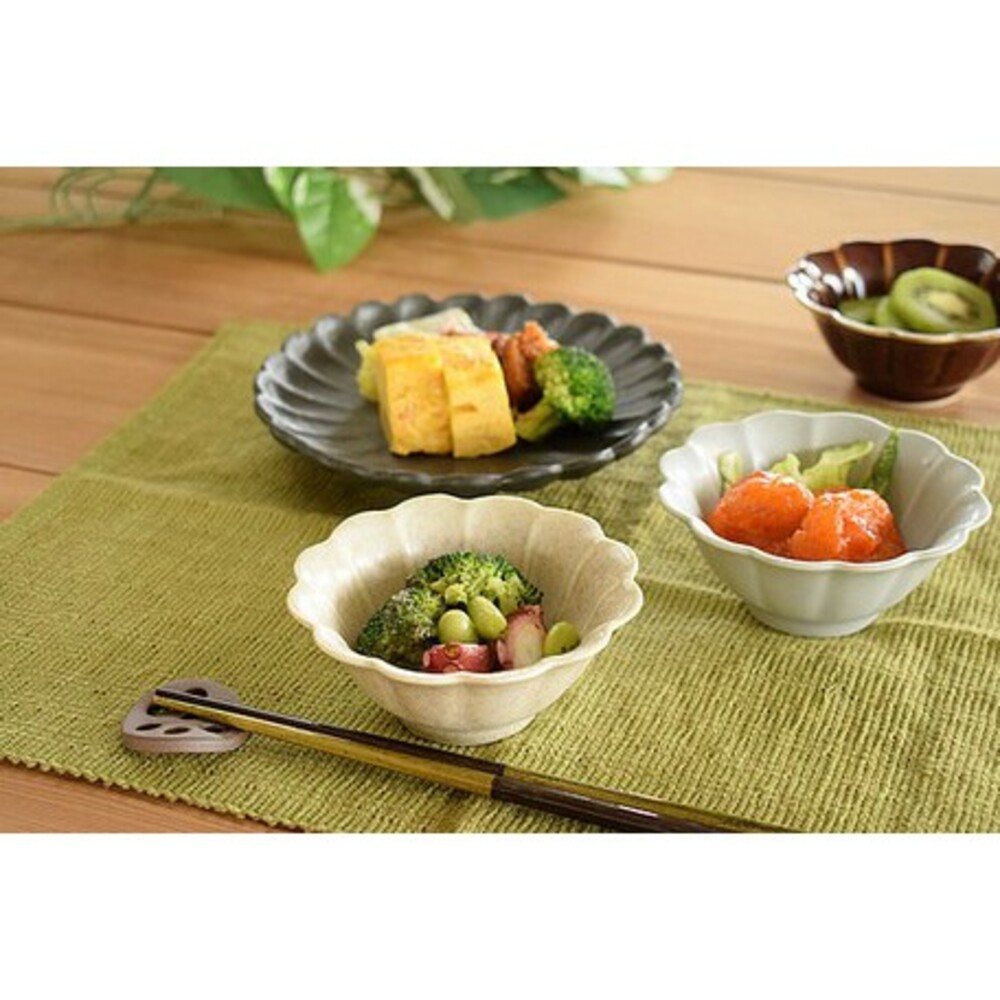 SF-014913-日本製美濃燒 陶瓷 綠色/灰色 菊型小碗 醬料盤 小菜盤 醬菜 冰淇淋 甜點碗 水果碗 配菜
