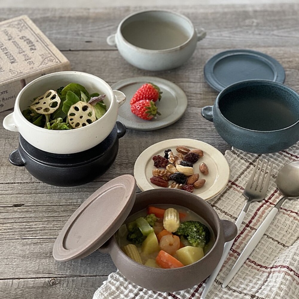 SF-017865-日本製 雙耳陶碗 附蓋子 沙拉碗 濃湯碗 麥片碗 燉菜碗 啞光色 陶器餐具 日式餐具 西餐餐具