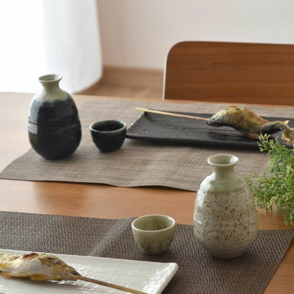 SF-020015-現貨 日本製 Yoidoki 青釉 白砂釉 手感日式陶瓷酒具 清酒壺 清酒杯 烈酒杯 酒具 父親節禮物 入厝禮 日本進口