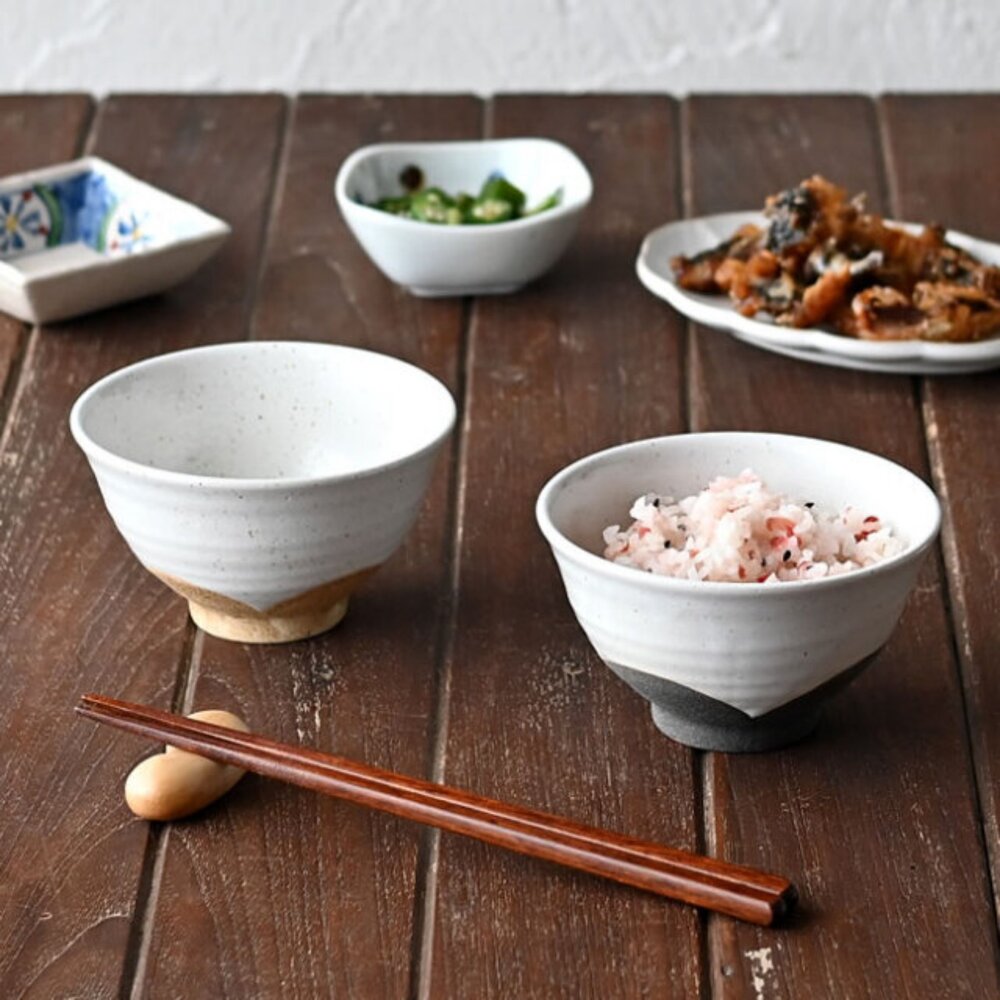 SF-020325-日本製 美濃燒 花形茶碗 兩色可選｜飯碗 碗 小碗 陶瓷碗 餐碗 日式餐具 情侶碗