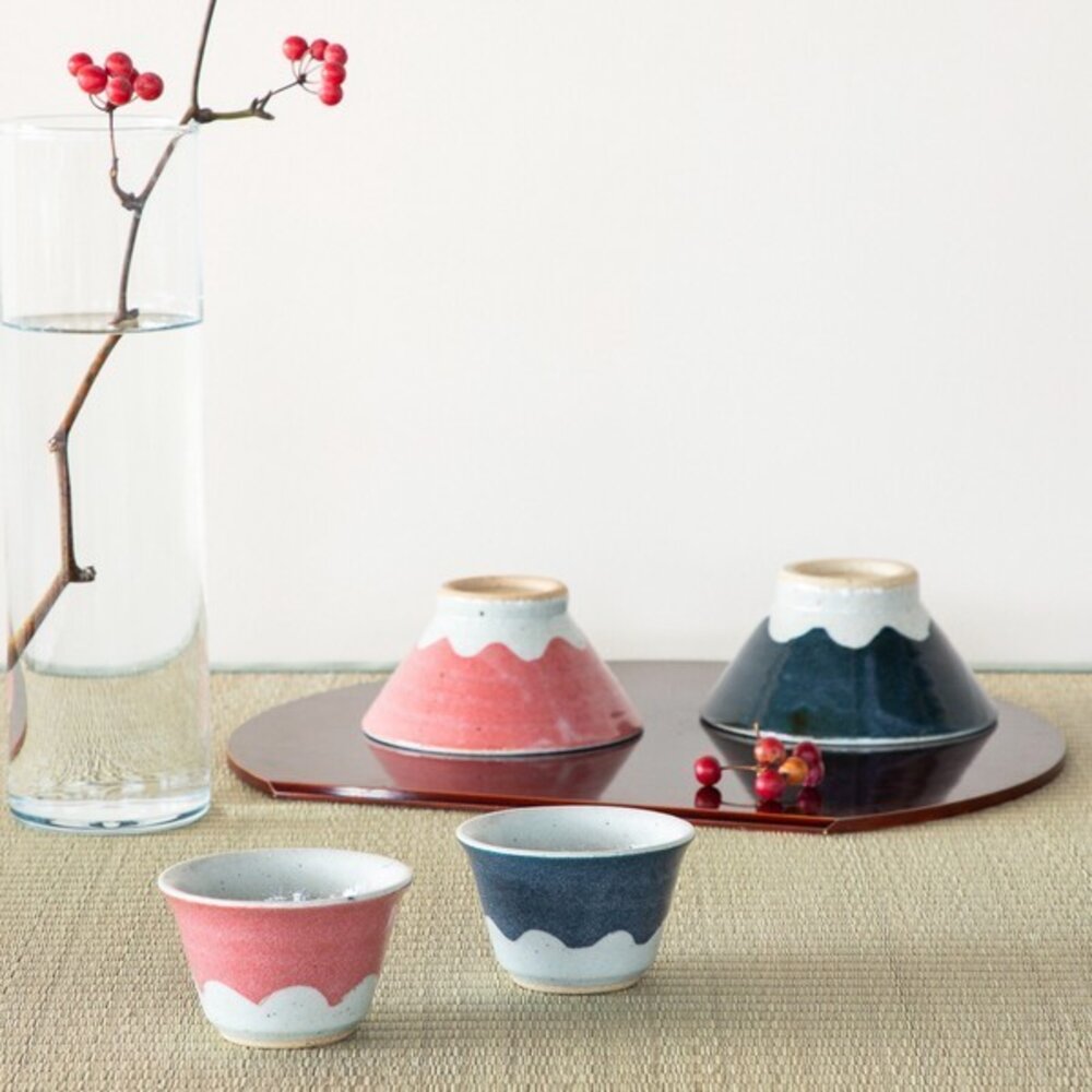 SF-020569-日本陶瓷茶杯 日本吉祥象徵富士山茶杯 夫妻杯 對杯 藍色 粉色 130cc 居家生活 日式餐具  豬口杯 日本進口