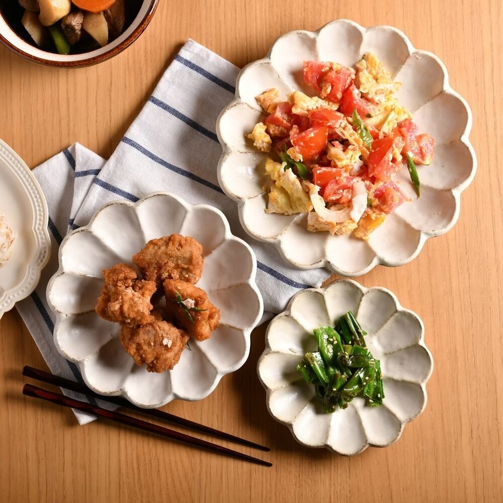 SF-020989-日本製 輪花盤 六魯 小兵製陶所 Rinka 美濃燒 | 陶器 粉引花盤 點心盤 花皿 白練 花瓣盤