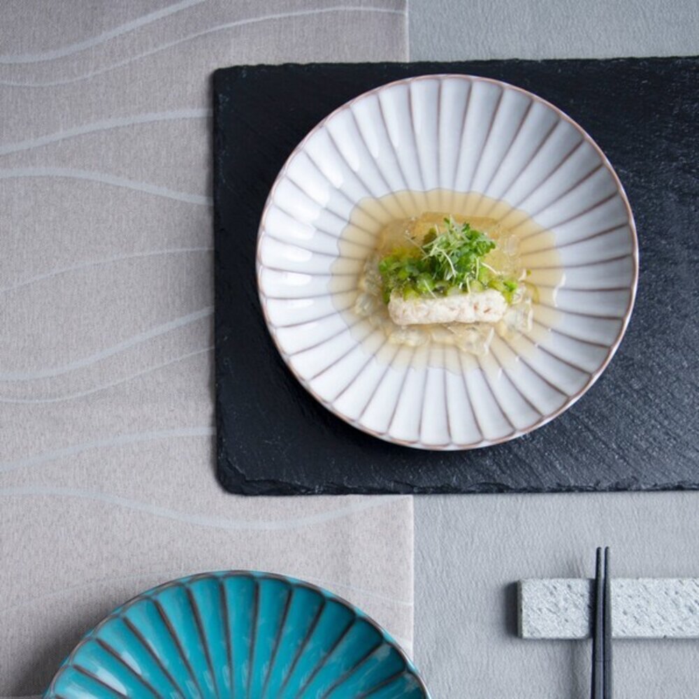 SF-021017-月牙輪花餐盤 日本製  Roots Fuga 風雅陶瓷餐盤 月白色圓盤 大盤 圓盤 分享盤 花邊盤 輪花盤 日本進口