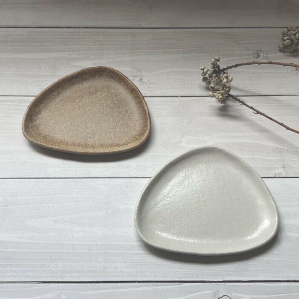 SF-021321-日本 伊賀咖三角盤 飾品盤 裝飾道具 角皿 三角盤 | 小盤子 碟子 小菜碟 調味盤 收納盤