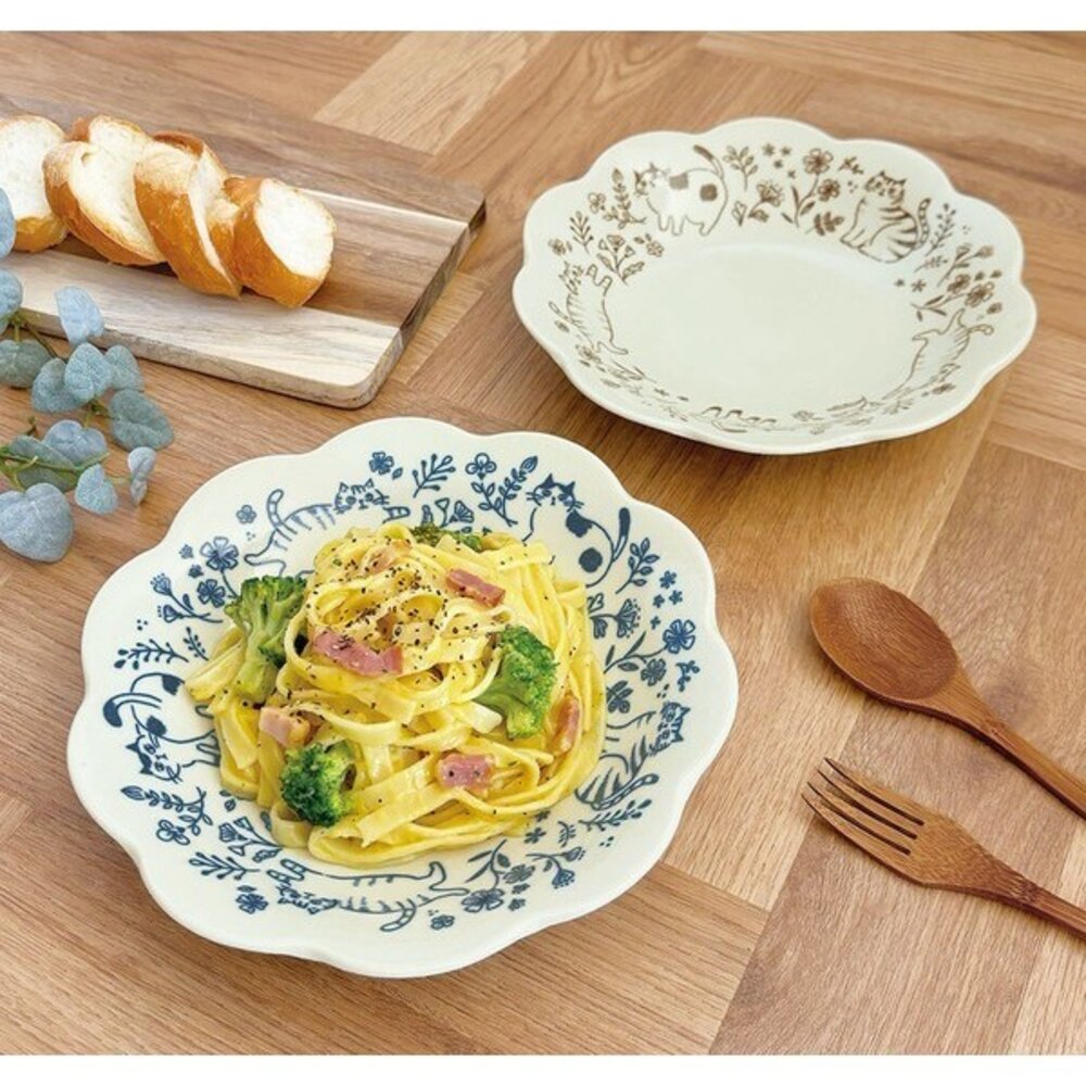 SF-021667-日本製美濃燒 花朵貓咪盤 貓咪插畫 陶瓷盤 | 餐盤 點心盤 貓咪盤子 造型盤 美濃燒盤子 日本進口