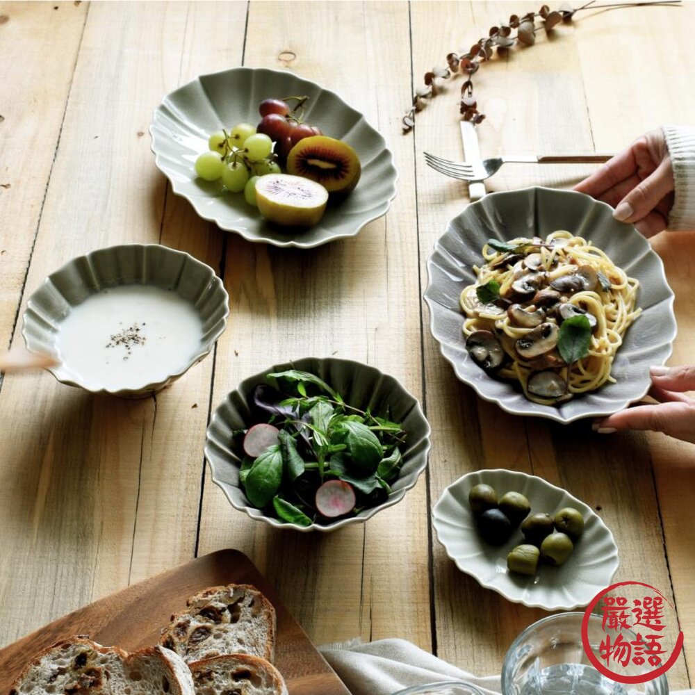 日本製 美濃燒 蓮花紋 職人窯燒手作感 紫色陶瓷碗 | 沙拉 素麵 濃湯皆適用 飯碗 湯碗 日本進口-圖片-1
