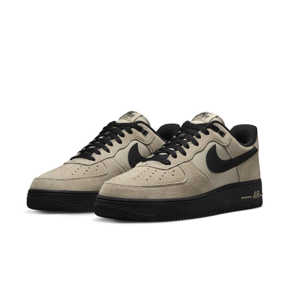 HV6526-200-Nike Air Force 1 沙色黑 麂皮