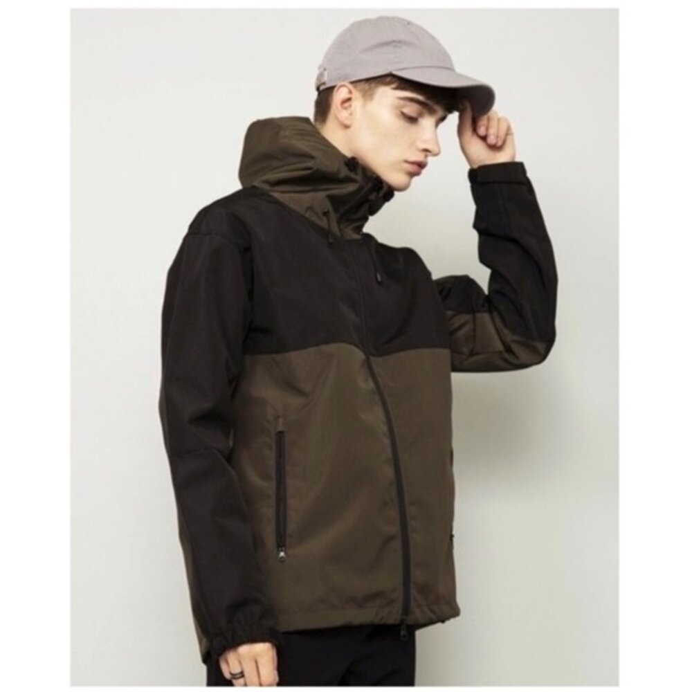 United Athle 日本 UA 風衣外套 機能防潑水 單層硬挺 防風 房水 拼接款 外套-圖片-6