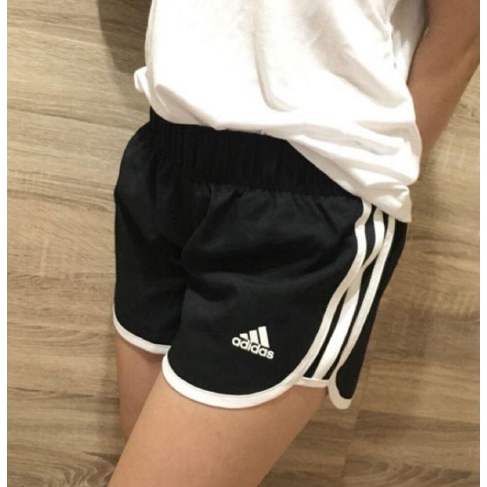 1638210082-Adidas 愛迪達 三線 短褲 真理褲 黑白 2/4吋女生衣著 真理短褲 熱褲 CE2014 DQ2645 GK526