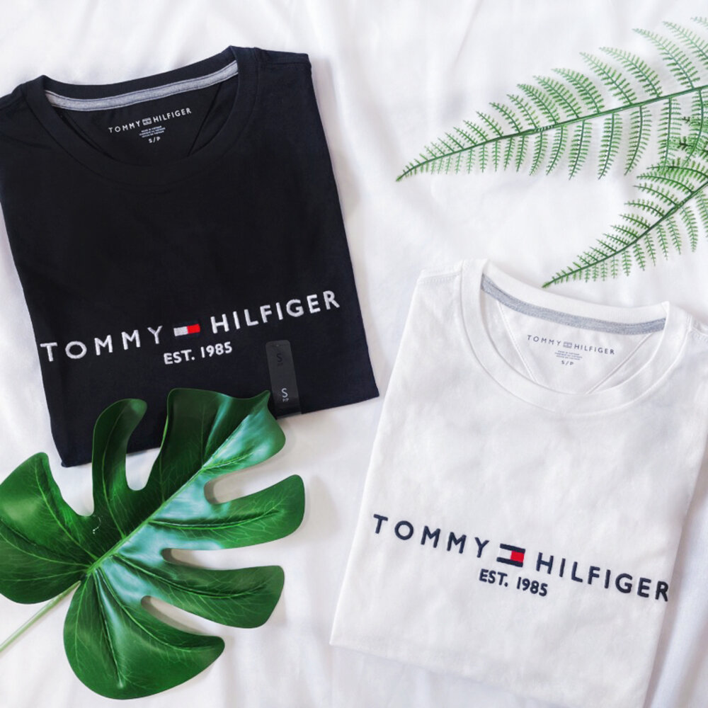 Tommy Hilfiger 成人 經典LOGO 1985文字 純棉 刺繡上衣 短袖 短袖上衣 情侶裝 大尺碼 美國代購-圖片-4