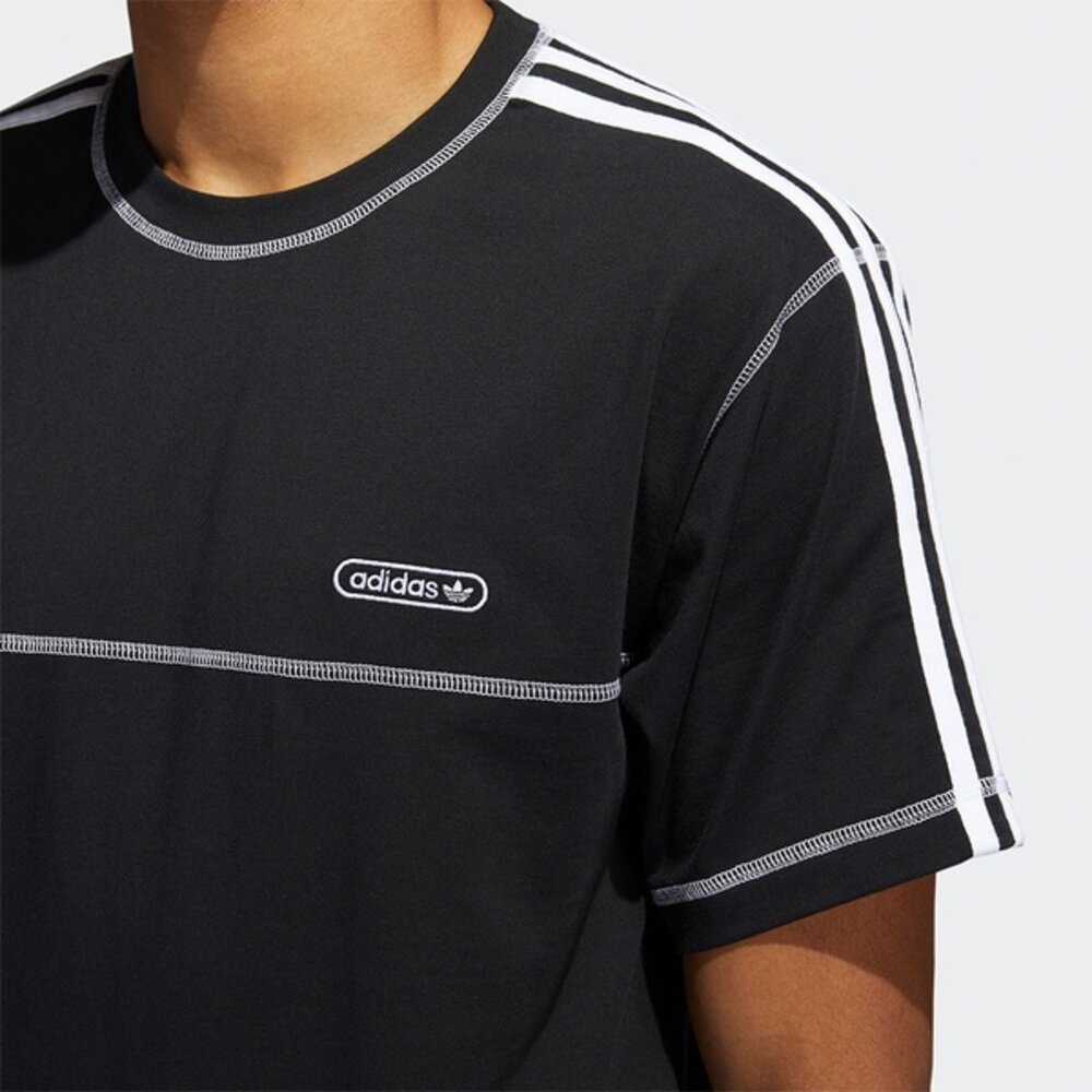 ADIDAS 男裝 短袖 T恤 休閒 三葉草 三線 棉 黑 GN3886-圖片-3
