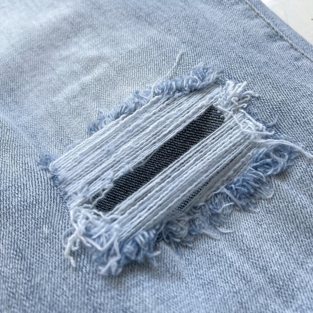 韓版 牛仔褲 多刀割淺藍牛仔褲 破壞加工 刀割破壞 淺藍刷色 刷舊 彈性 窄版 合身 煙管褲 男女可穿 50033-圖片-4
