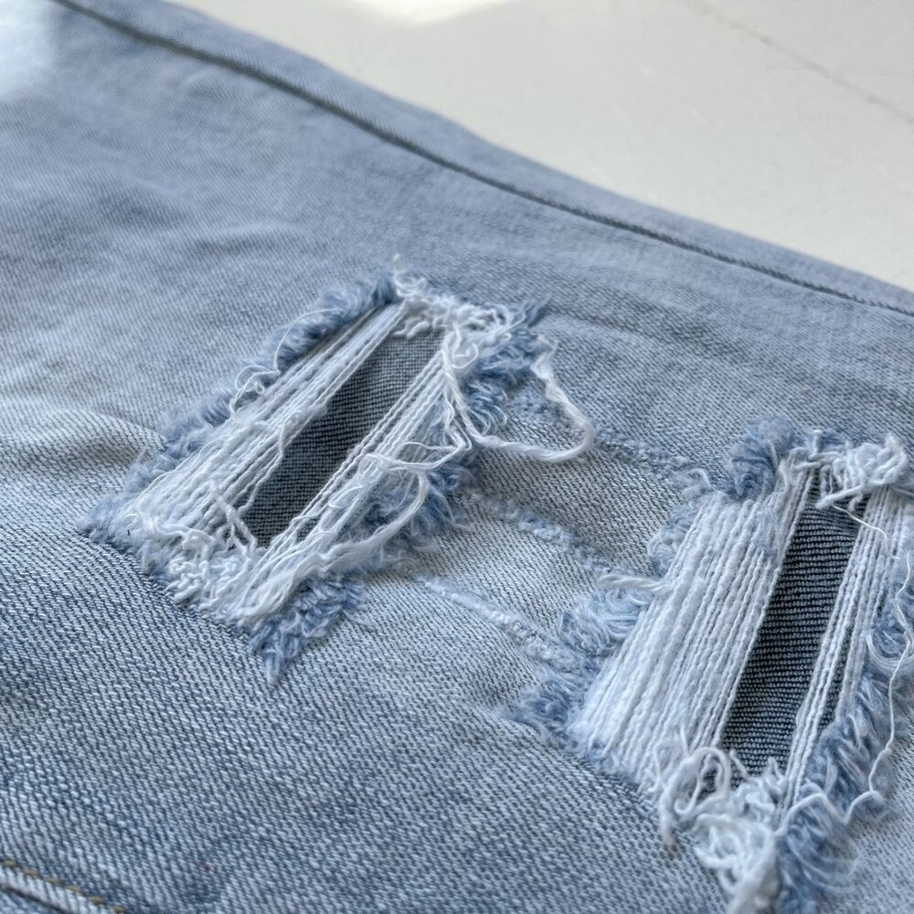 韓版 牛仔褲 多刀割淺藍牛仔褲 破壞加工 刀割破壞 淺藍刷色 刷舊 彈性 窄版 合身 煙管褲 男女可穿 50033-圖片-5