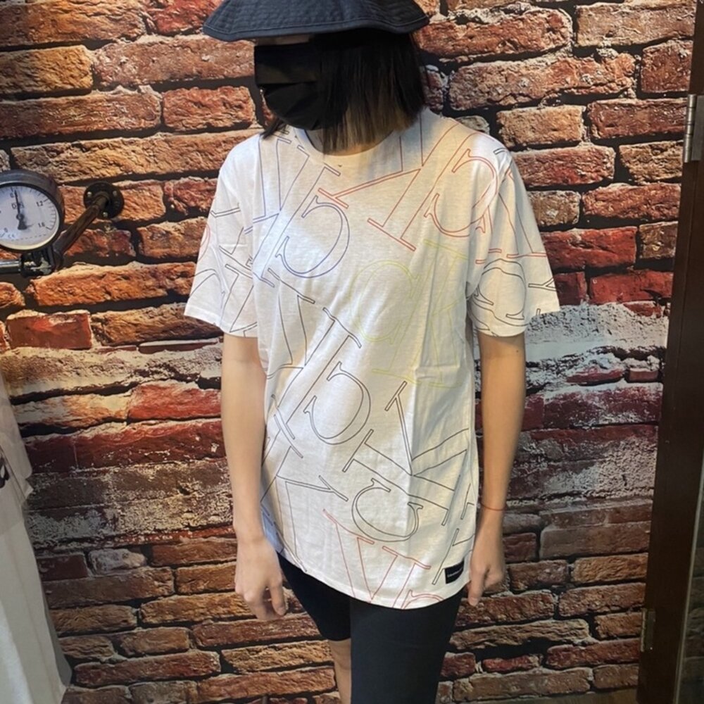 CK青年款 短T 經典款logo 上衣 t shirt 輕鬆駕馭 情侶裝 短袖 t 恤 現貨正品-圖片-10