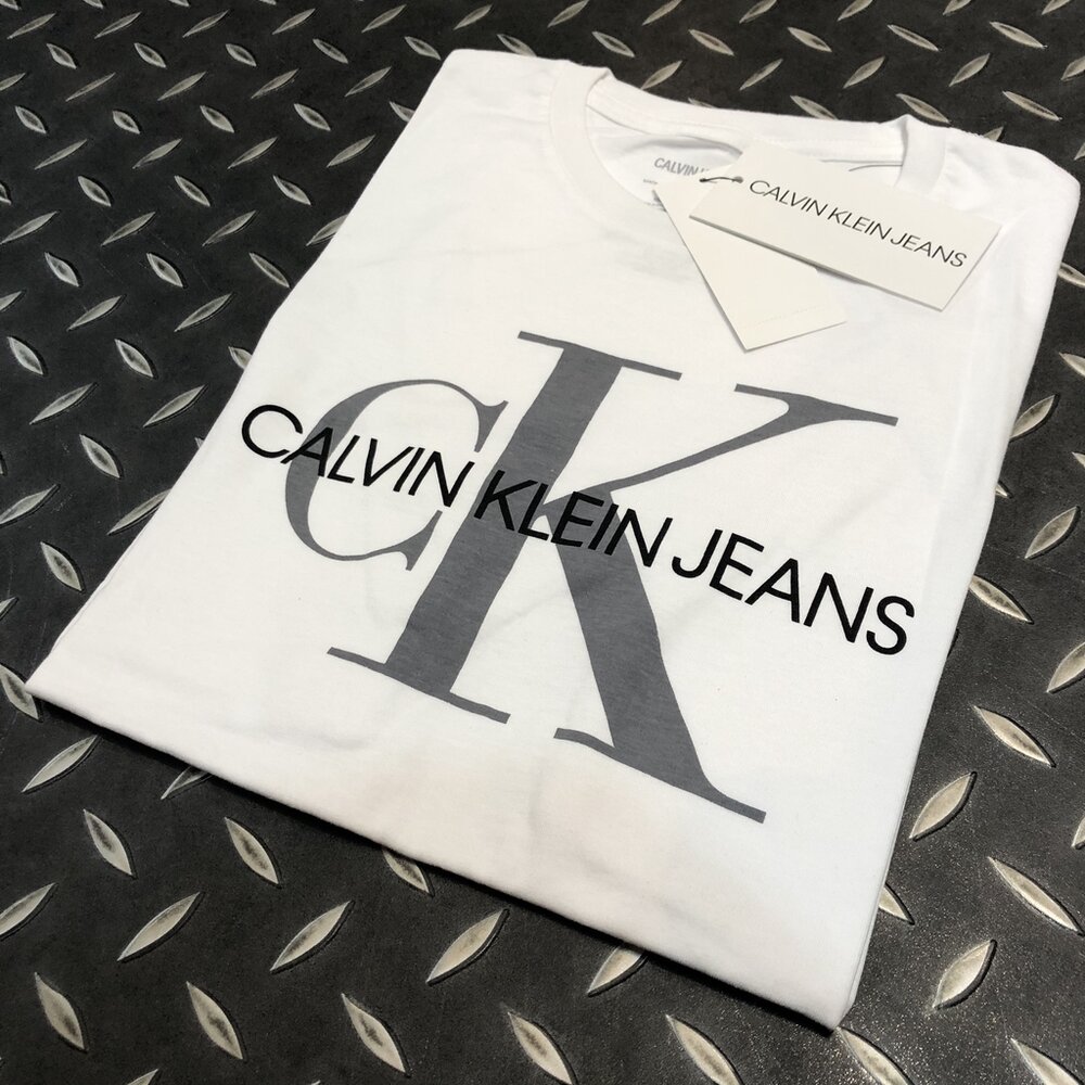 CK青年款 短T 經典款logo 上衣 t shirt 輕鬆駕馭 情侶裝 短袖 t 恤 現貨正品-圖片-9