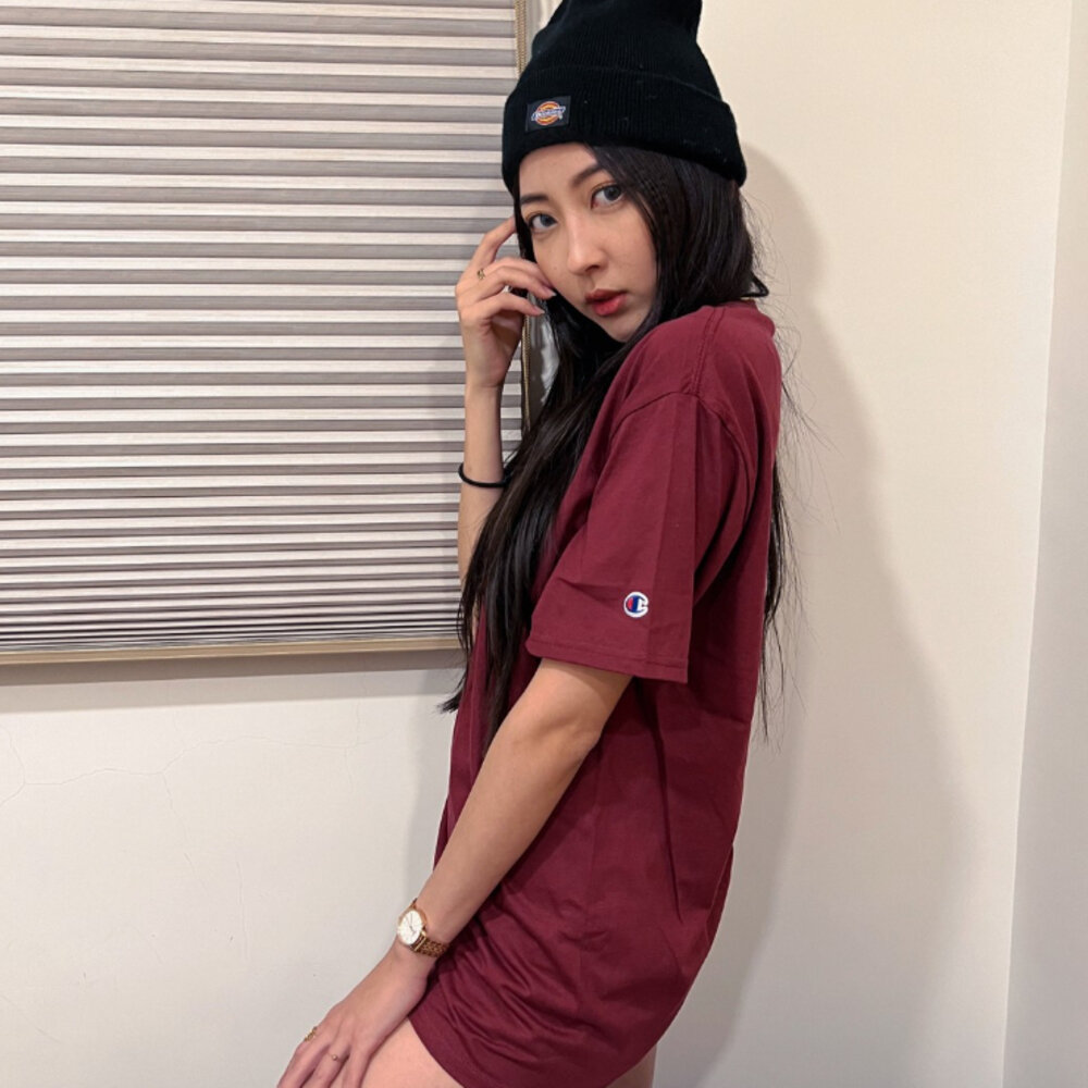 Champion 冠軍 短袖 情侶裝 T425 美規 6.1oz 刺繡logo 素T 短袖上衣 大尺碼 男生衣著-圖片-8