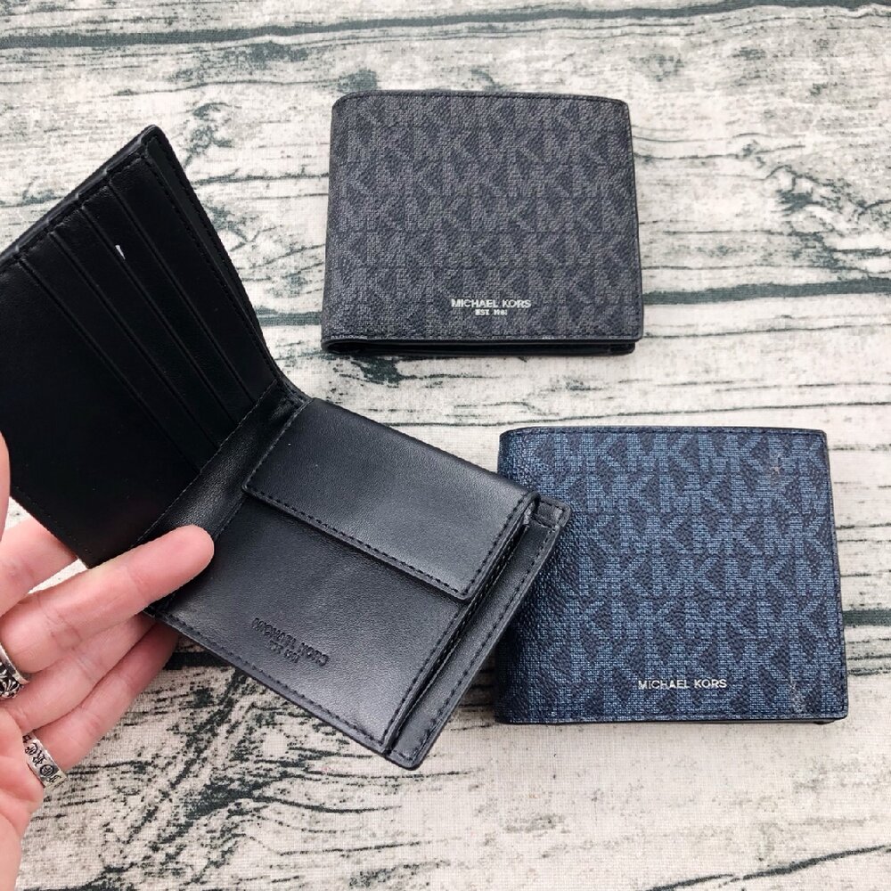 Michael kors Mk 短夾 經典 滿版 搭配鐵牌logo 防刮 男生短夾 八卡 零錢袋 正品 現貨 美國代購-圖片-1