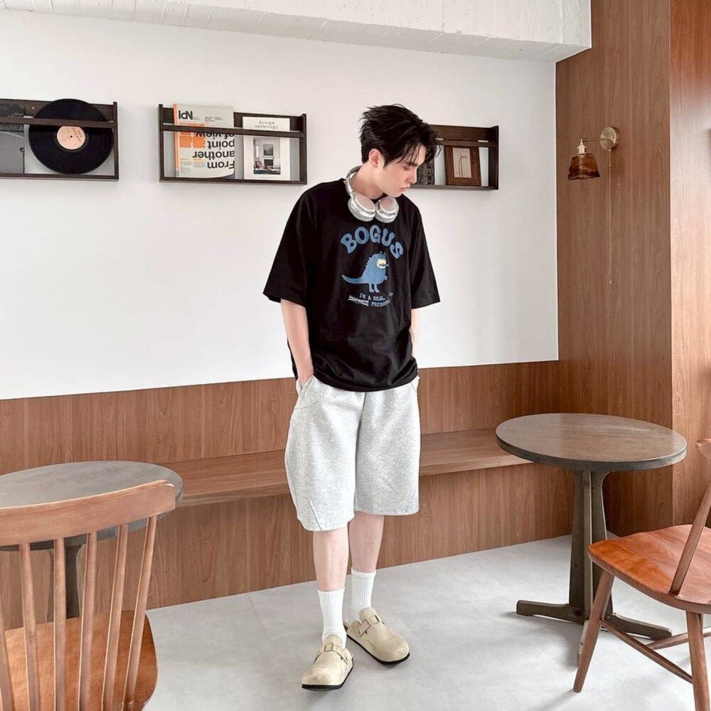 韓版 車線造型 剪裁 彎刀短褲 棉短褲 黑 灰 厚磅 短褲 男女 情侶 1793-圖片-4