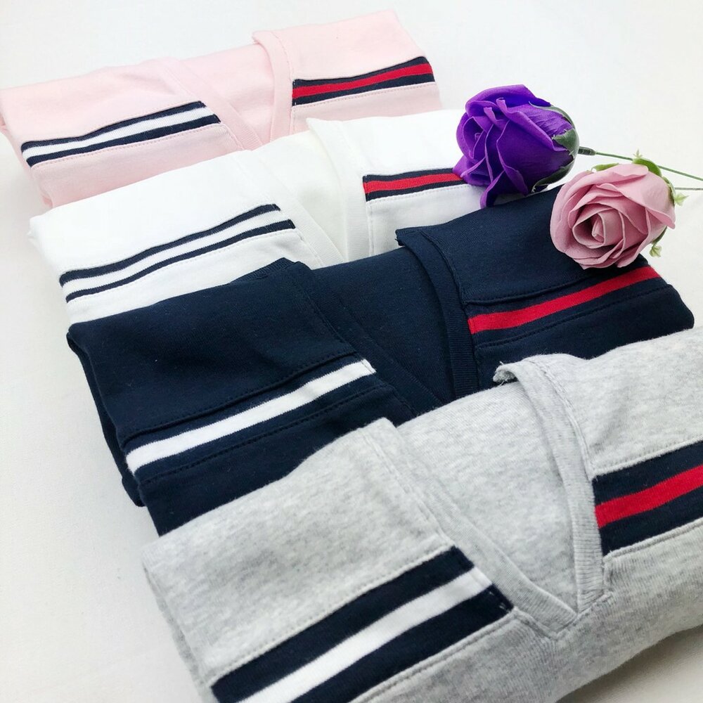 262332584-Tommy Hilfiger 經典LOGO 性感大 V領 大logo 短Tee 女生衣著 短袖 t 恤 現貨  正品