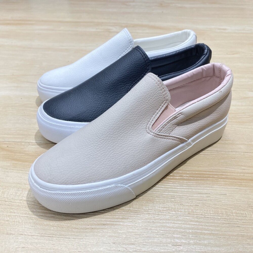 ✨皮面平底厚底鞋✨小白鞋 黑色粉色 樂福鞋 休閒鞋 防水防滑 荔枝皮紋 封面照片