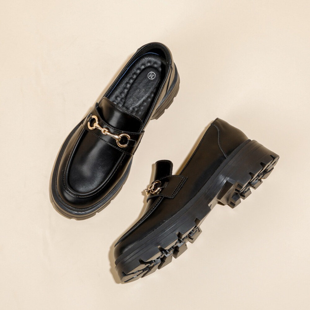 厚底樂福鞋 學院風 🔥台灣現貨🔥 黑色 亮皮 休閒鞋 氣墊 金屬扣-圖片-1