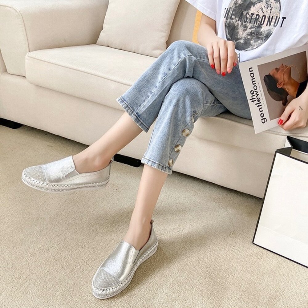 銀色平底休閒鞋 娃娃鞋 水鑽 36-40號 小白鞋 平底鞋 皮面 女鞋 小童心鞋坊-圖片-2