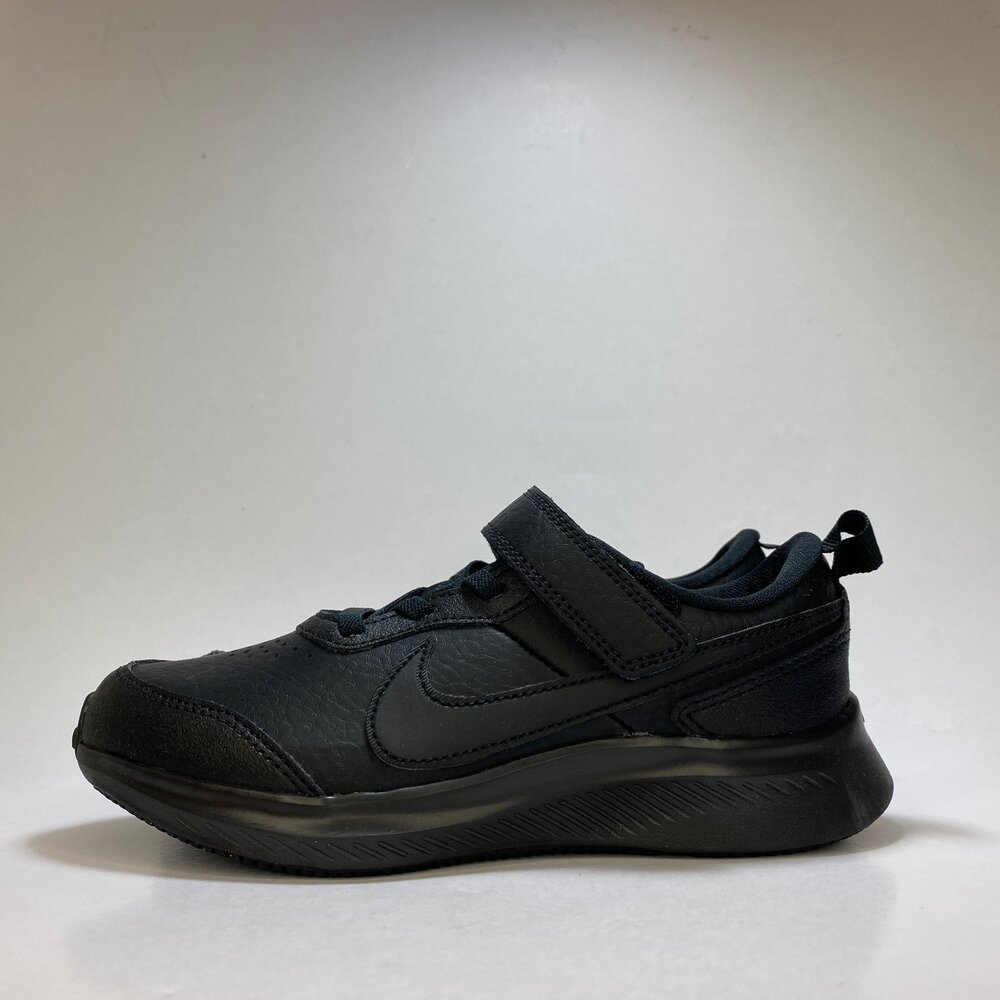 Nike 童鞋 皮面全黑運動鞋 防水 黑色球鞋 男童女童 varsity leather-圖片-3