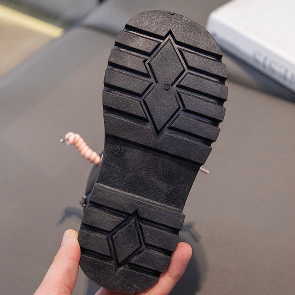 女童黑色愛心短靴 兒童靴子 防水 15-22公分 皮面 拉鍊穿脫-圖片-2