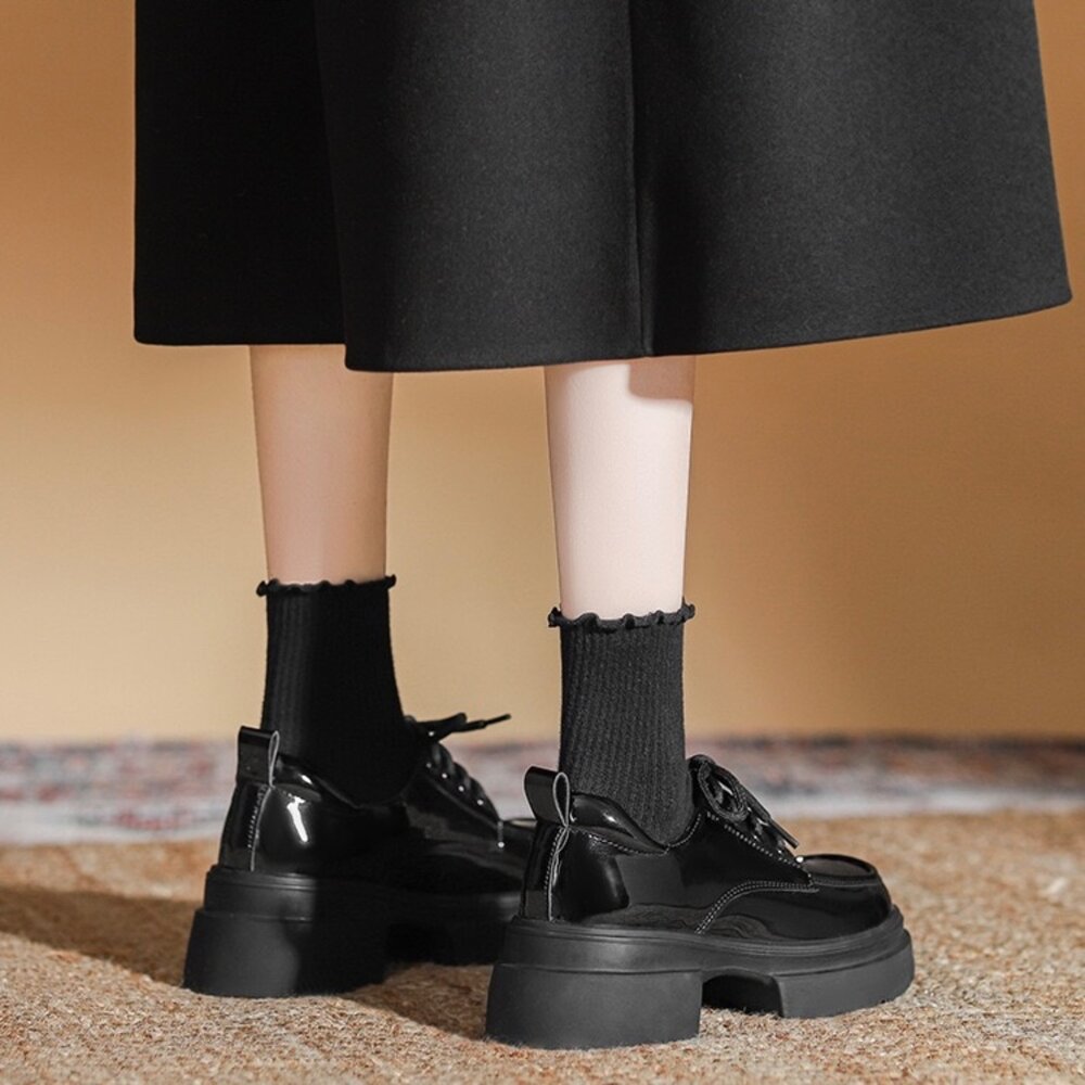 厚底鞋 黑色 鞋帶學院風 全黑皮面 亮皮 高台 5.5公分 休閒鞋-圖片-6