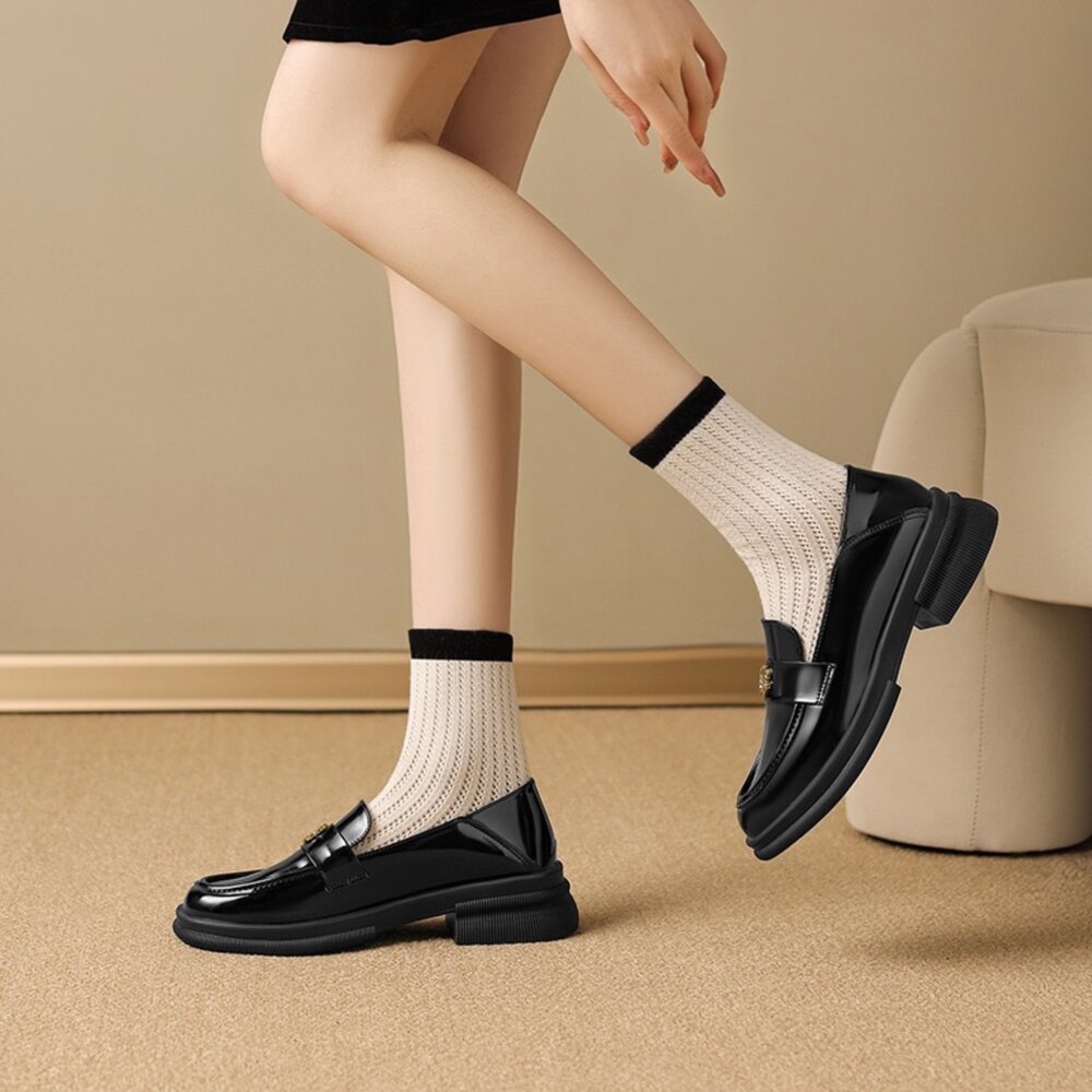 山茶花漆皮樂福鞋 黑色皮鞋 平底鞋 氣墊 學院風 工作鞋 學生鞋 顯腿長 亮皮娃娃鞋-圖片-4