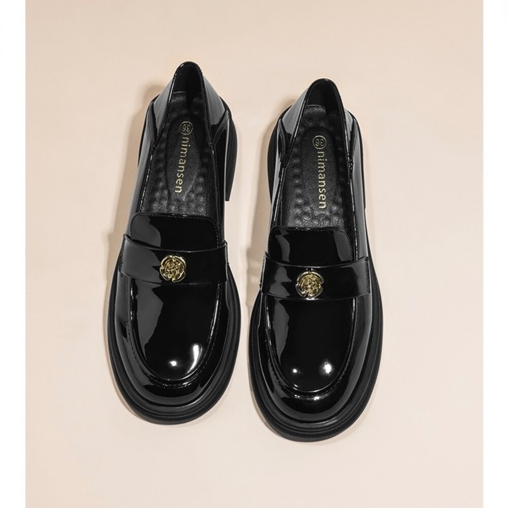 山茶花漆皮樂福鞋 黑色皮鞋 平底鞋 氣墊 學院風 工作鞋 學生鞋 顯腿長 亮皮娃娃鞋-圖片-5