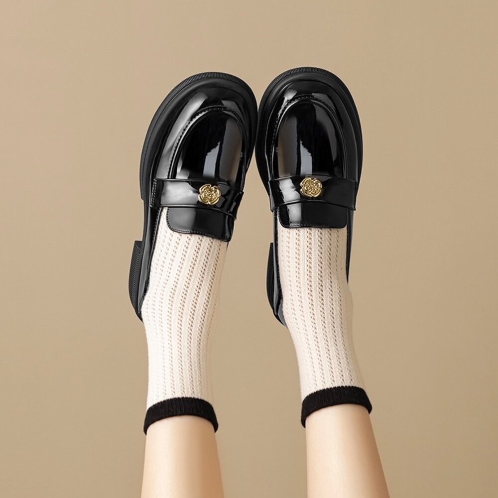 260224080006-山茶花漆皮樂福鞋 黑色皮鞋 平底鞋 氣墊 學院風 工作鞋 學生鞋 顯腿長 亮皮娃娃鞋