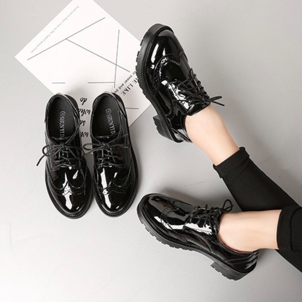 亮皮厚底牛津鞋 高跟 粗根 黑色皮鞋 全黑 防水 綁帶 學生鞋 雕花 36-40 跟高4公分-圖片-3