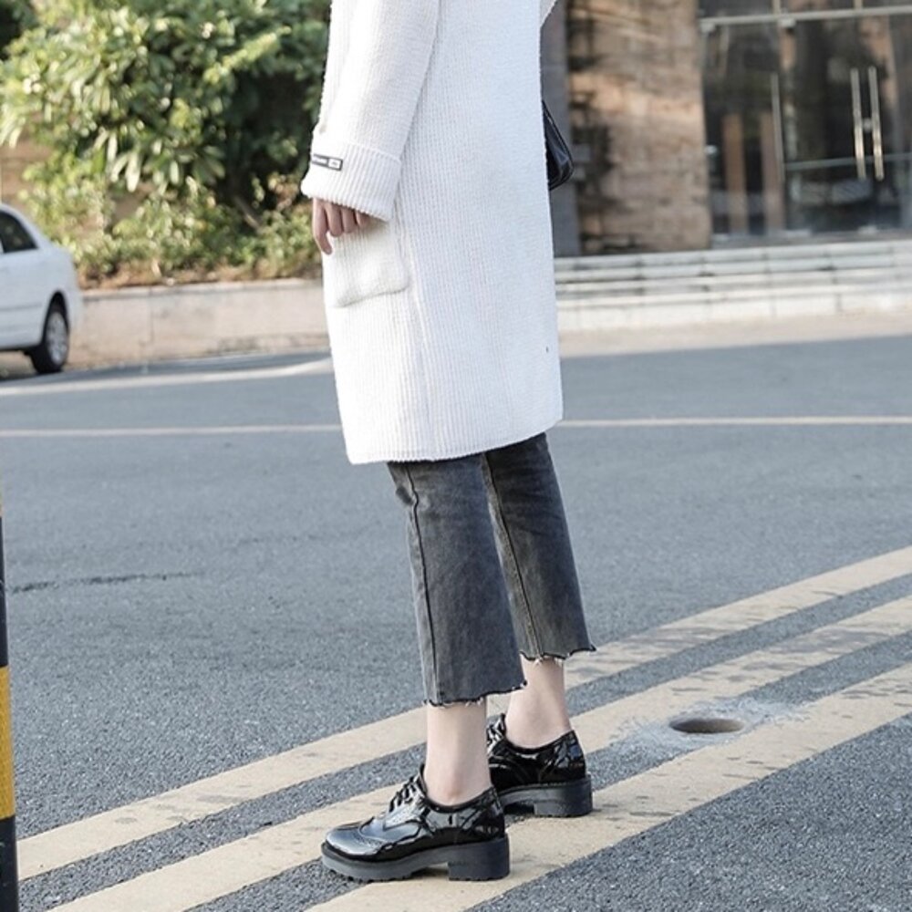 亮皮厚底牛津鞋 高跟 粗根 黑色皮鞋 全黑 防水 綁帶 學生鞋 雕花 36-40 跟高4公分-圖片-6