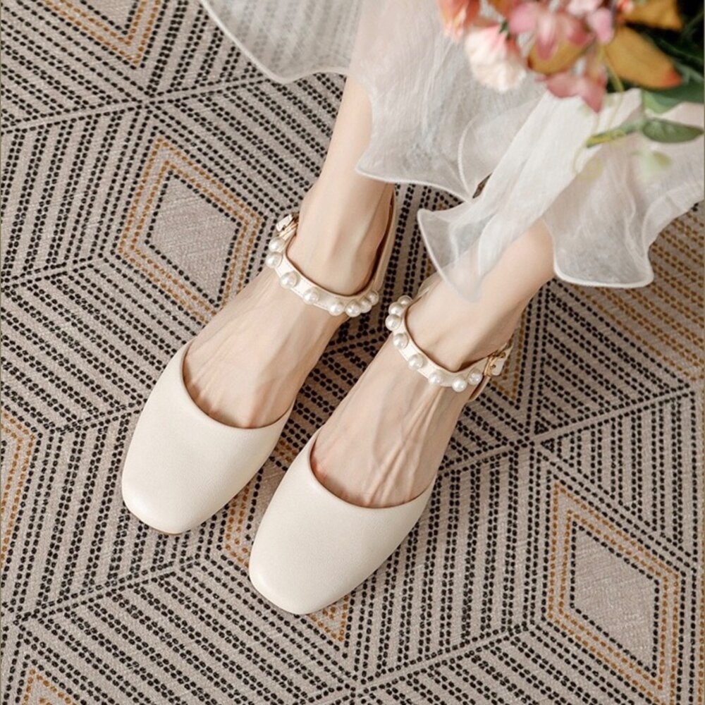 260224194713-珍珠綁帶涼鞋 前包涼鞋 女鞋 包頭高跟鞋 氣質奶茶色 一字扣 低跟好走 約會鞋 婚禮鞋