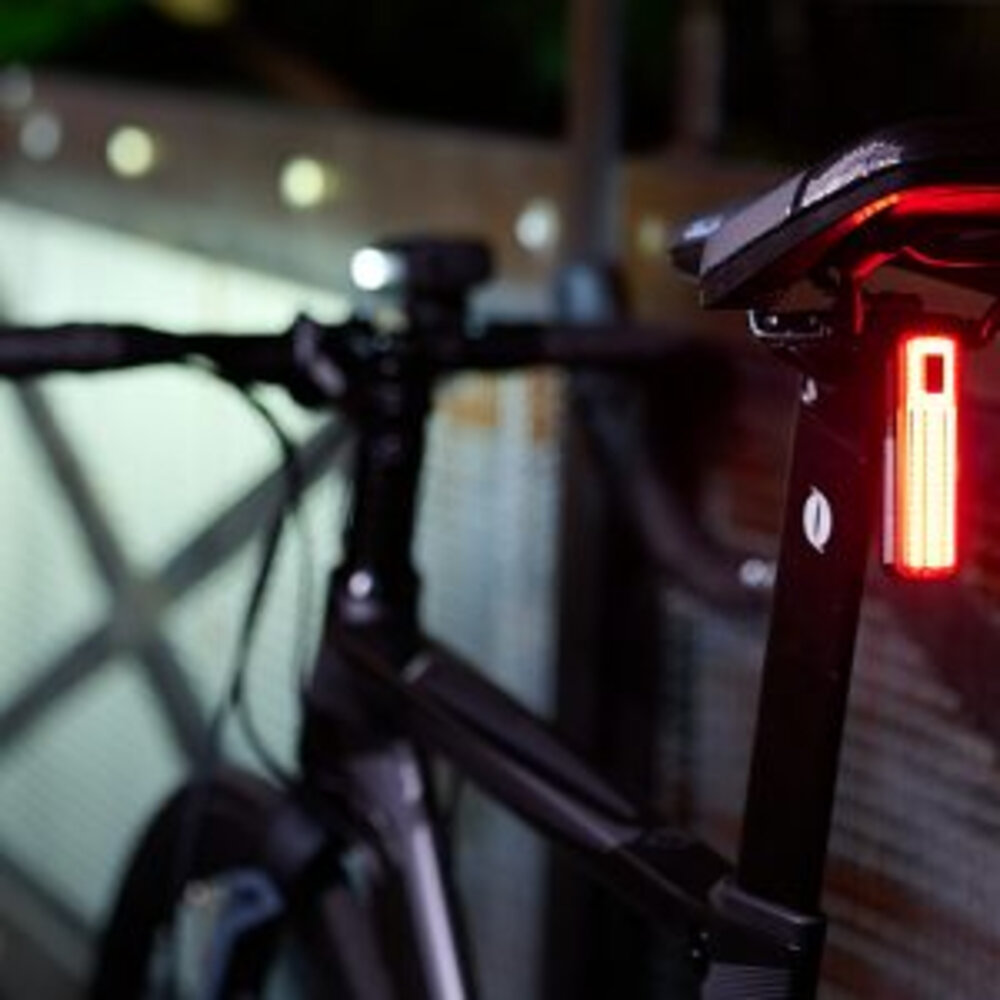 Moon Helix Sense 自行車尾燈 300流明 後車燈 智能剎車尾燈 type c充電 坐墊下支架-圖片-2