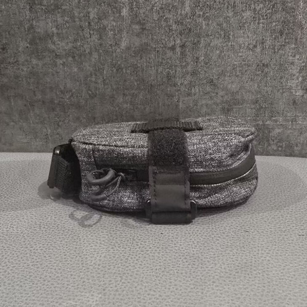 LOTUS SH9-702 扁形雪花布坐墊袋 綁帶式 公路車 座墊袋 座墊包 坐墊袋-圖片-2