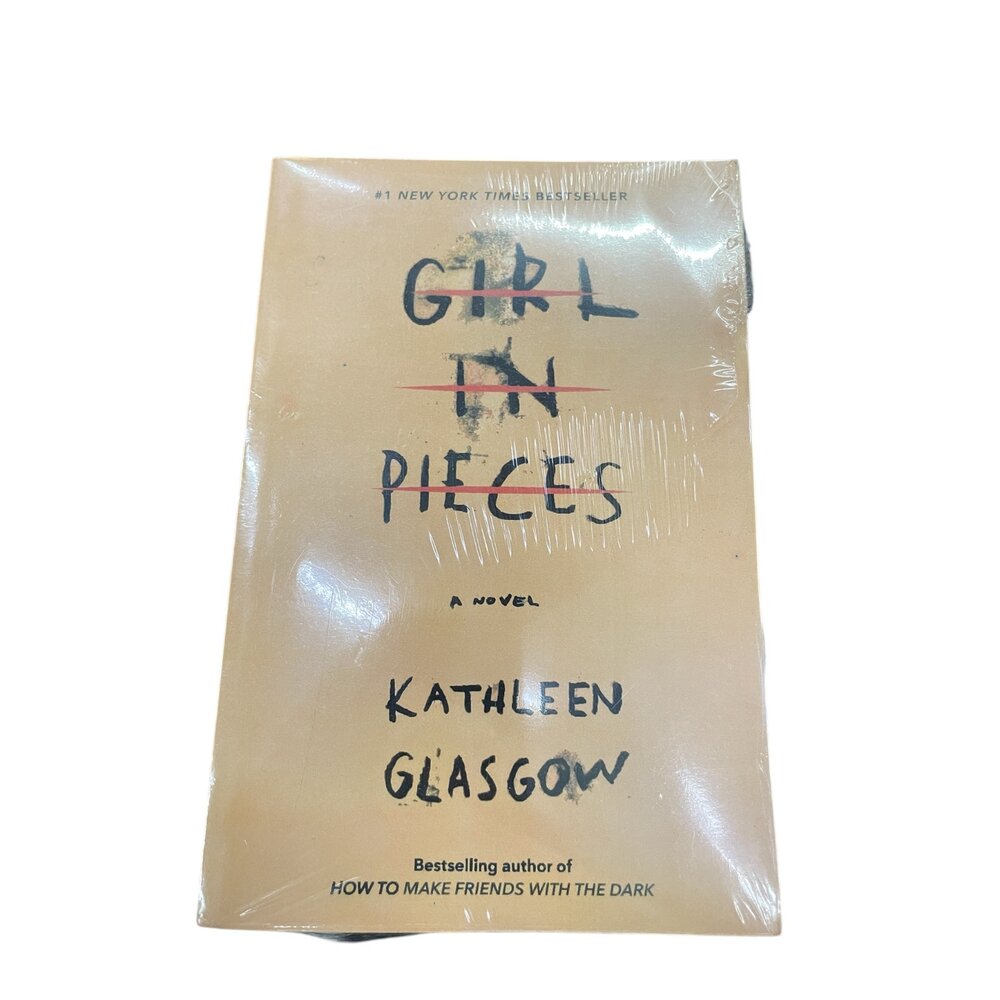 X01-51-GIRL IN PIECES 英文原文書籍全新封膜現貨