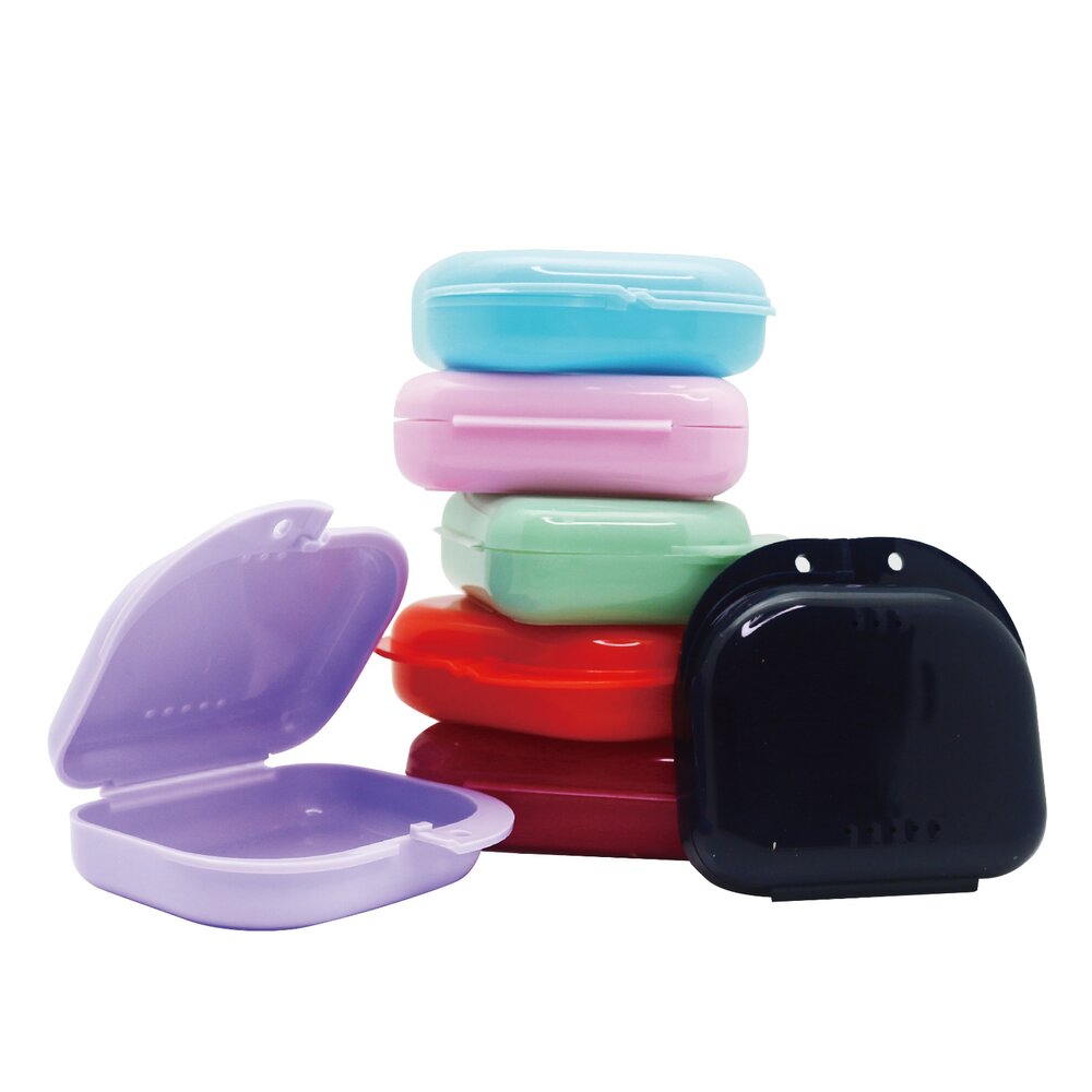 【買一送一隨機】外出攜帶透氣盒 一入 牙套、維持器、活動假牙盒-圖片-1