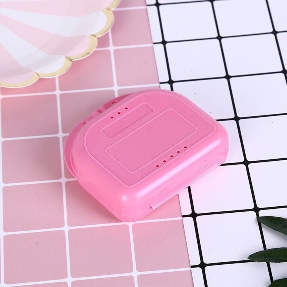 【買一送一隨機】外出攜帶透氣盒 一入 牙套、維持器、活動假牙盒-圖片-4