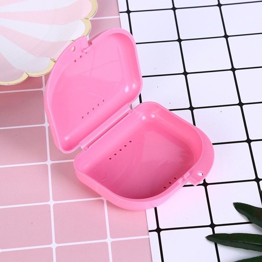 【買一送一隨機】外出攜帶透氣盒 一入 牙套、維持器、活動假牙盒-圖片-5